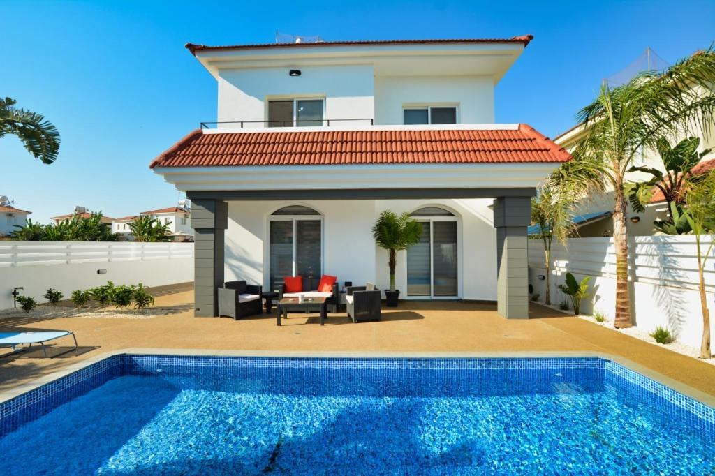 Villa Mario - 2Min Walk From Kapparis Beach Paralimni Esterno foto