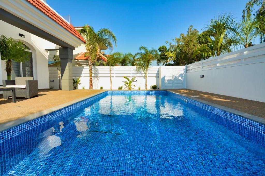 Villa Mario - 2Min Walk From Kapparis Beach Paralimni Esterno foto