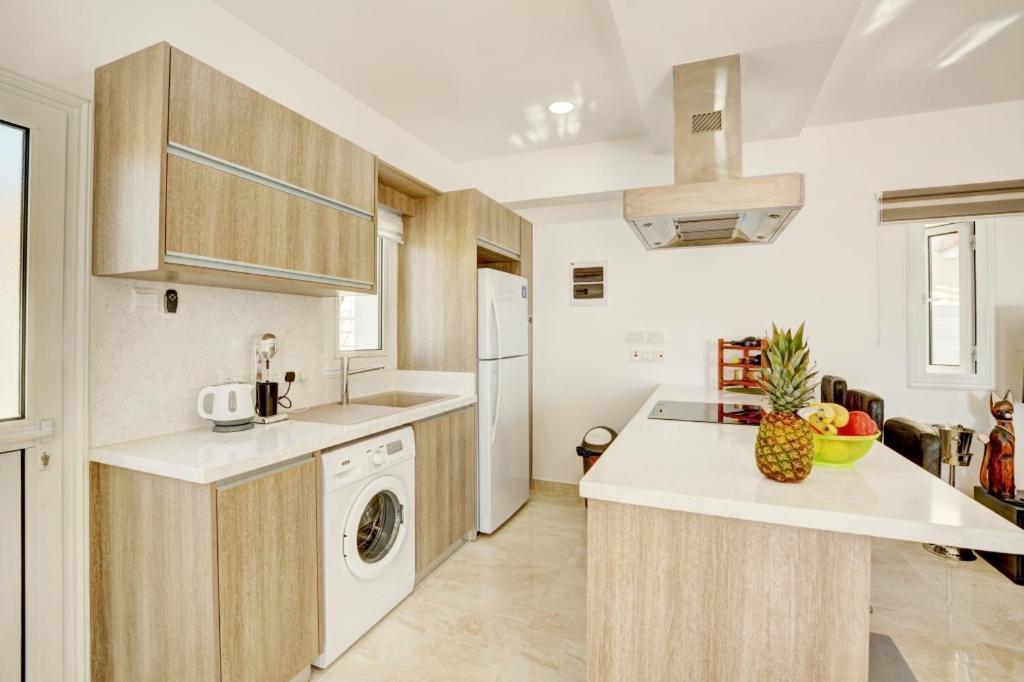 Villa Mario - 2Min Walk From Kapparis Beach Paralimni Esterno foto