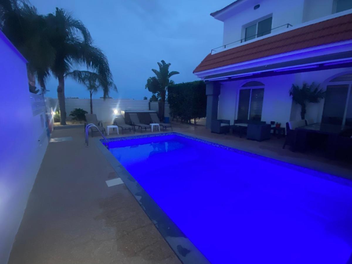 Villa Mario - 2Min Walk From Kapparis Beach Paralimni Esterno foto