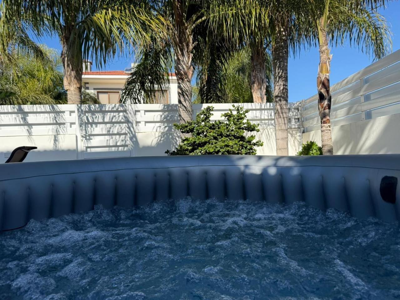 Villa Mario - 2Min Walk From Kapparis Beach Paralimni Esterno foto